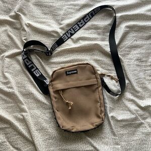 ss18 Supreme Shoulder Bag ‘Tan’